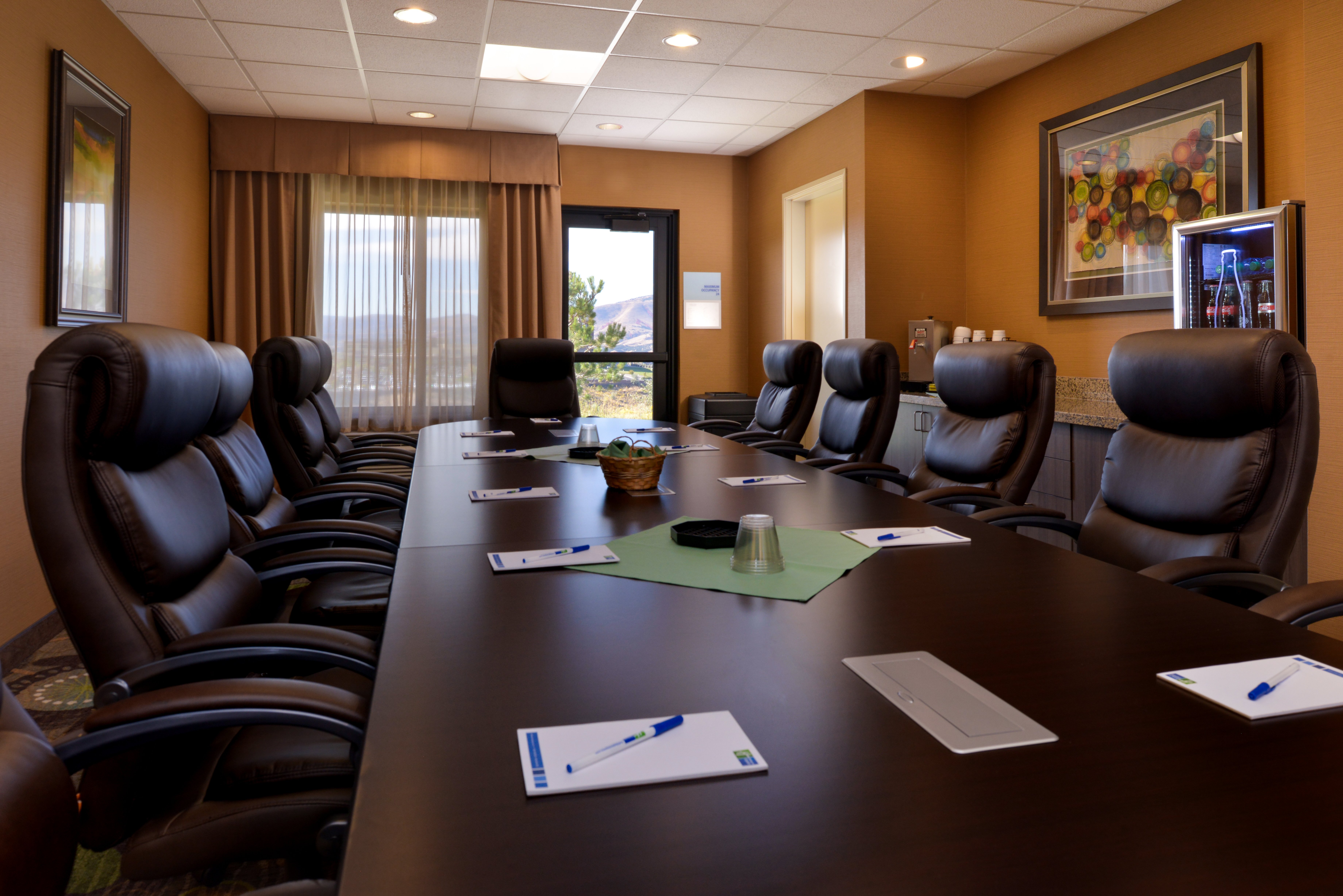 Holiday Inn Express Suites Pocatello 82/97