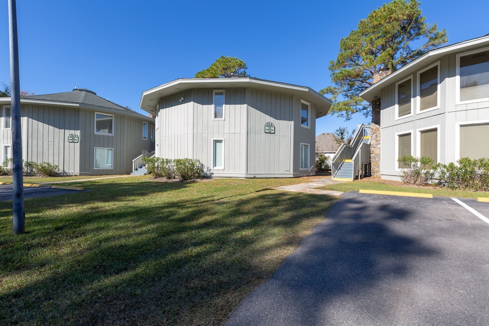 Country Club Villas 57/67