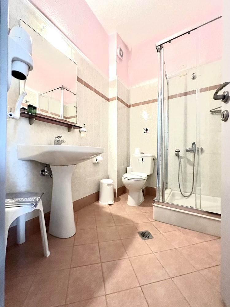 Hotel Ioni 50/50