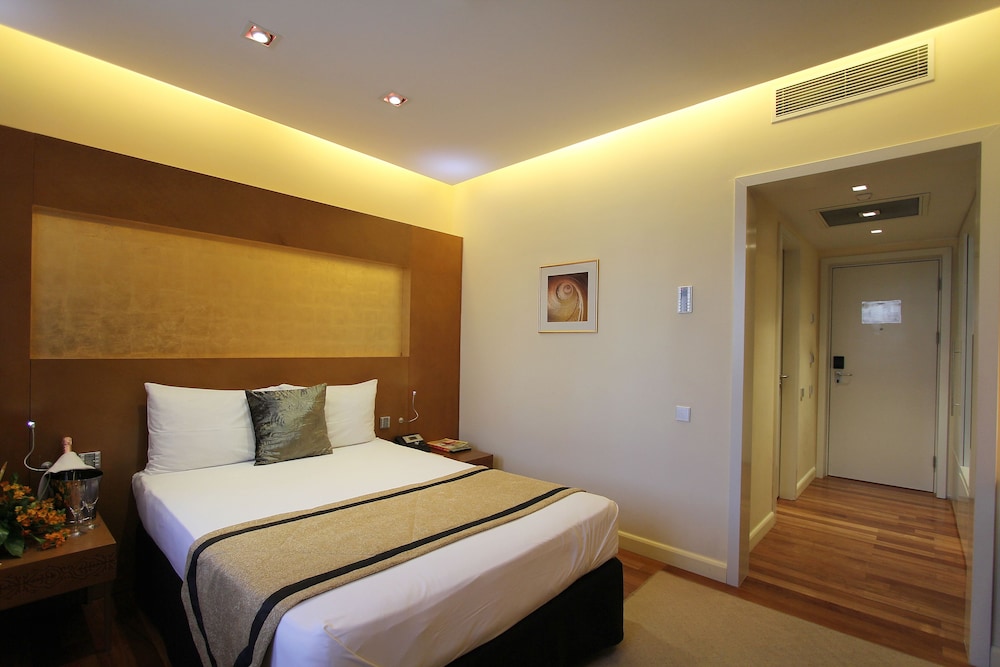 Dostyk Hotel 24/64