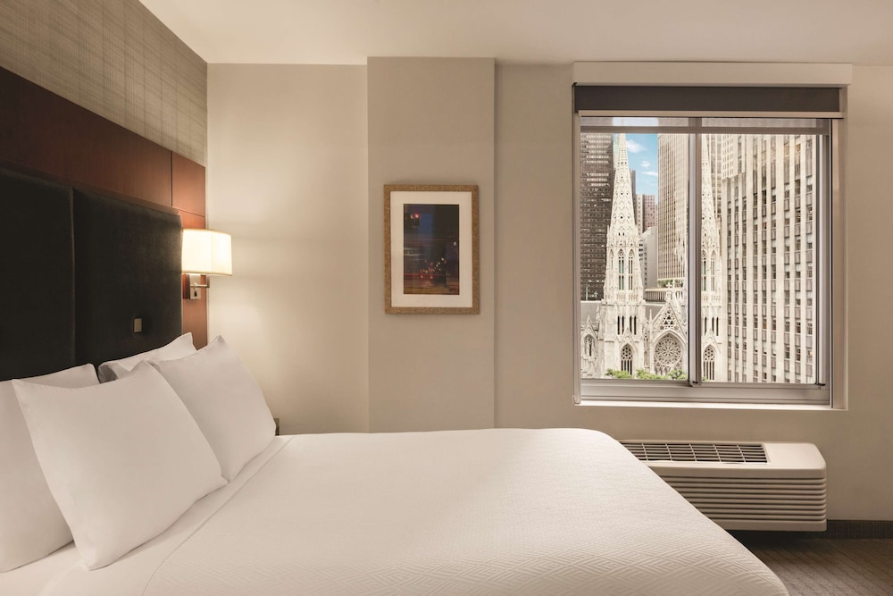 DoubleTree by Hilton New York Midtown Fifth Ave 11/61