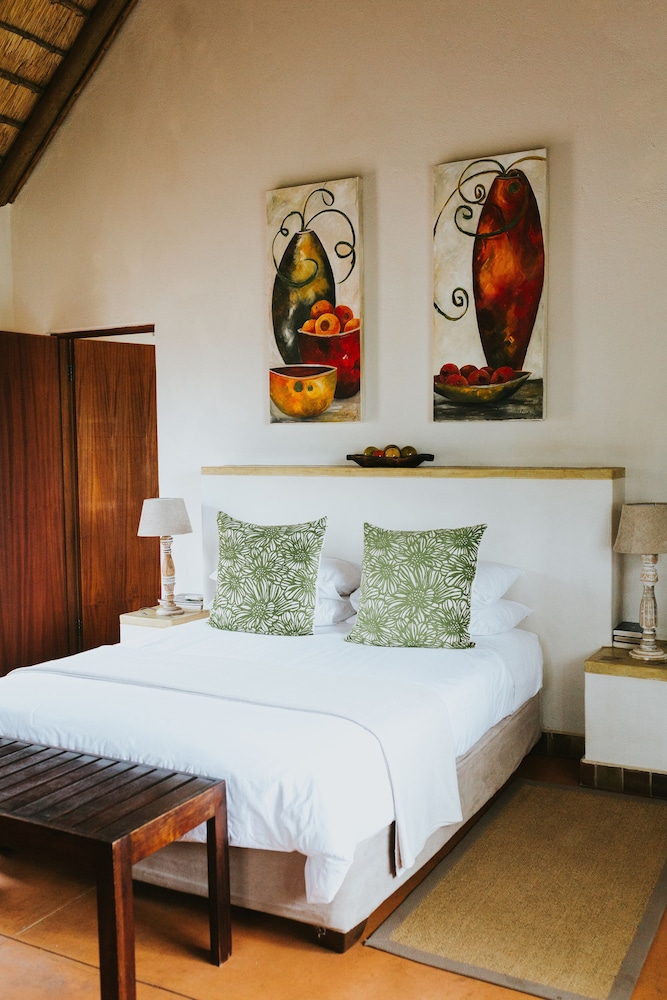 Mohlabetsi Safari Lodge 11/50