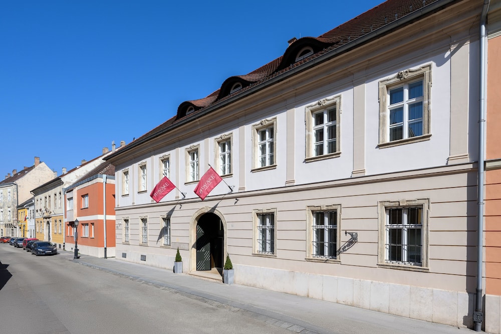 Buda Castle Fashion Hotel 60/66