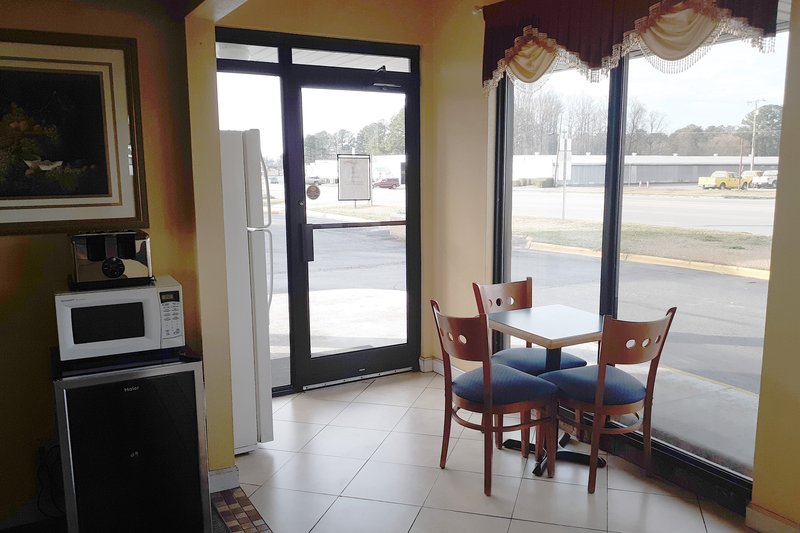 OYO Hotel Williamston 36/48