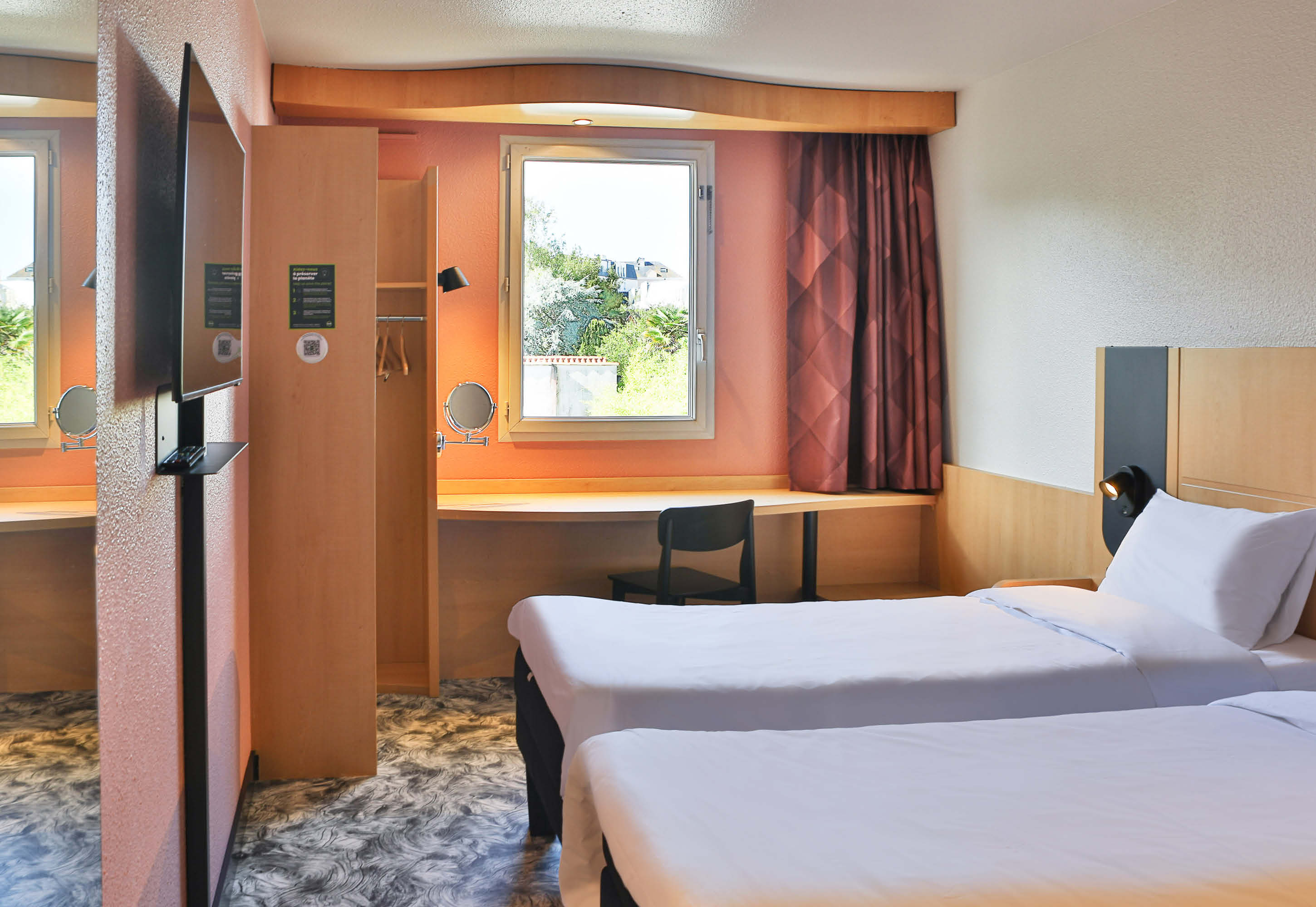 Standard, Twin Beds