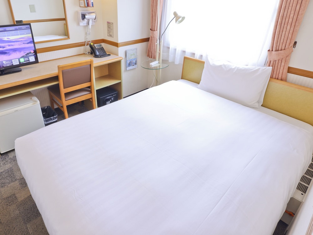 Toyoko INN Shimonoseki Kaikyo Yume Tower mae 14/35