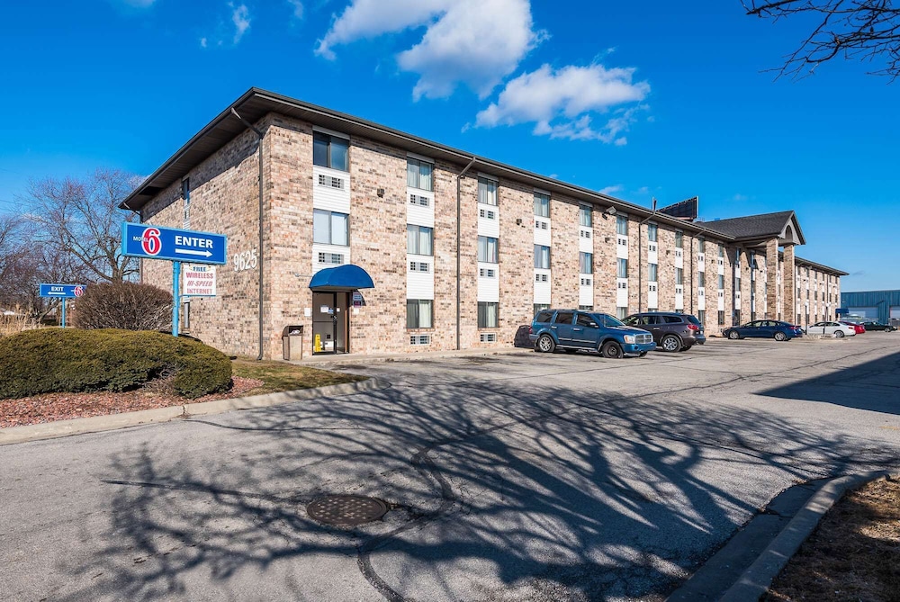 Motel6 Bridgeview, IL 57/64