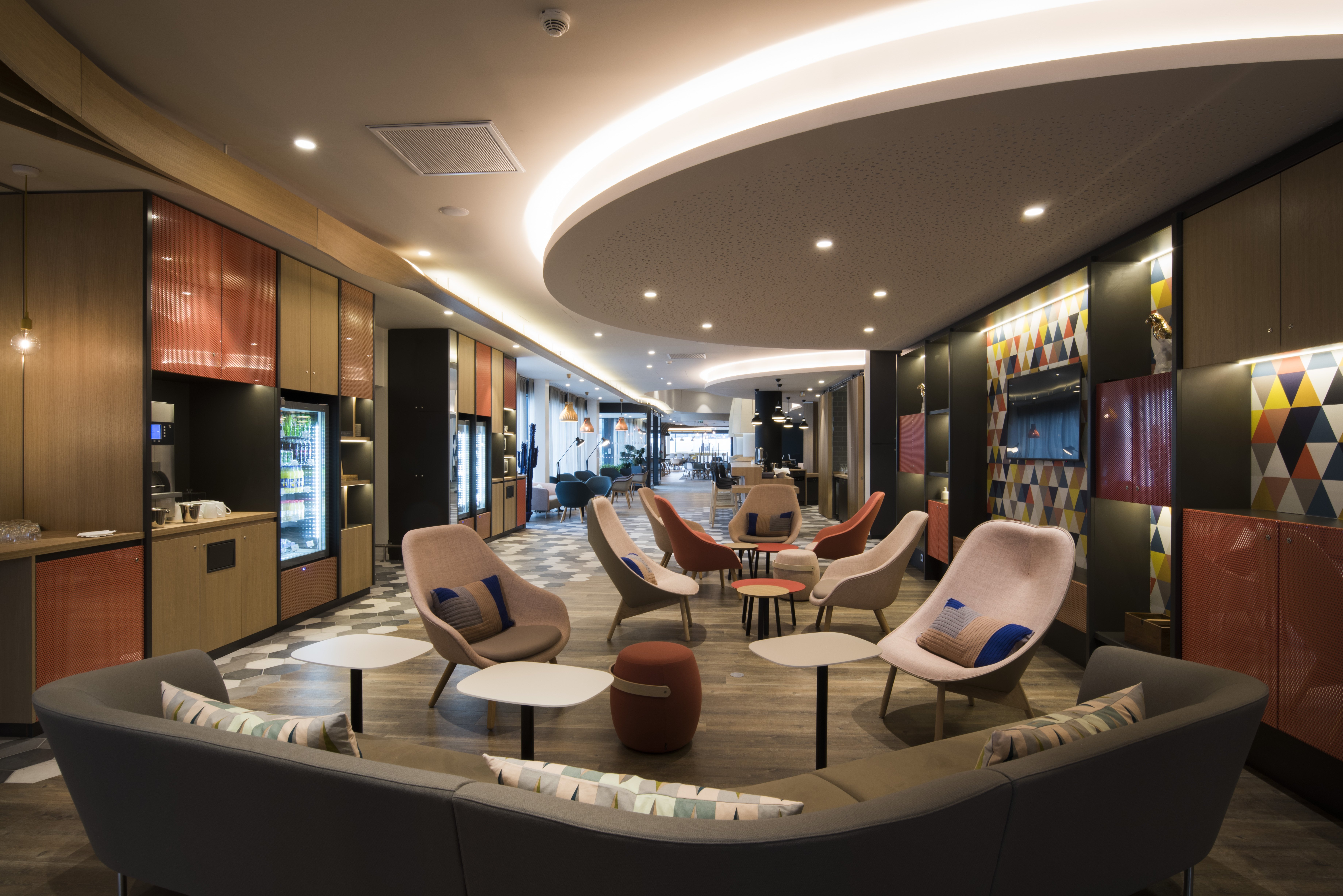 HOLIDAY INN EXPRESS PARIS - CDG AIRPORT 41/70