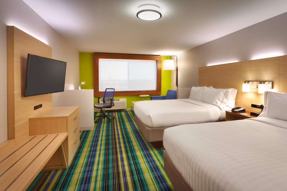 Holiday Inn Express Suites Phoenix West Buckeye 19/59