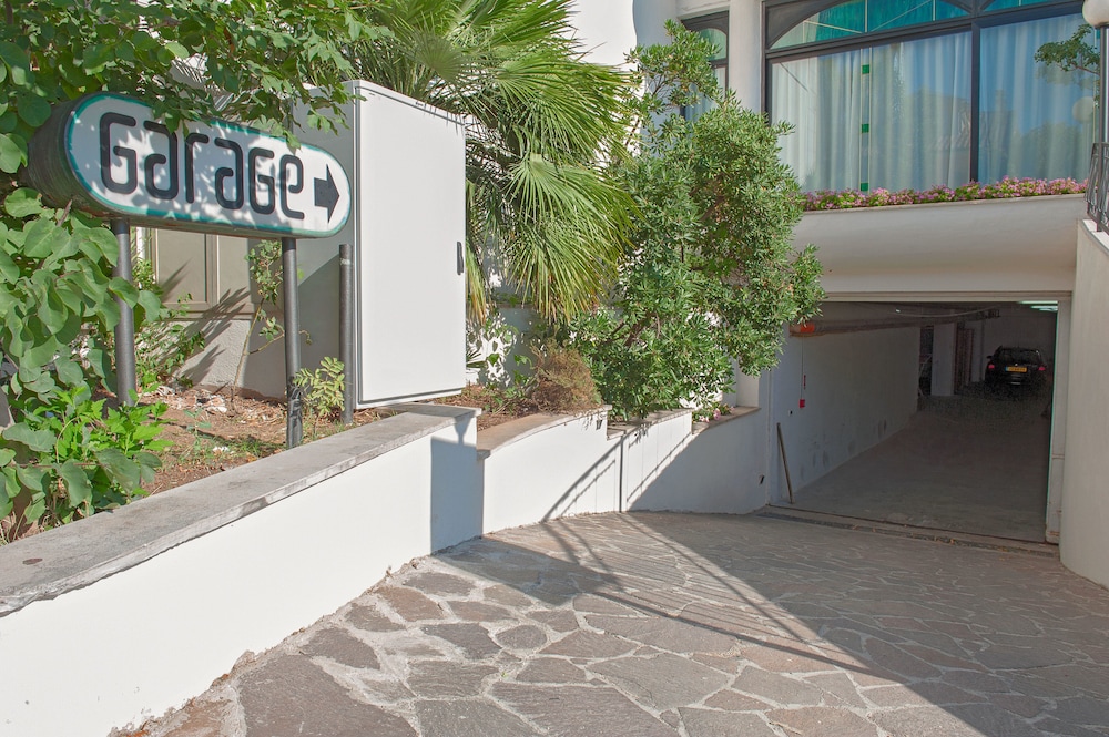 Hotel Fini 74/77