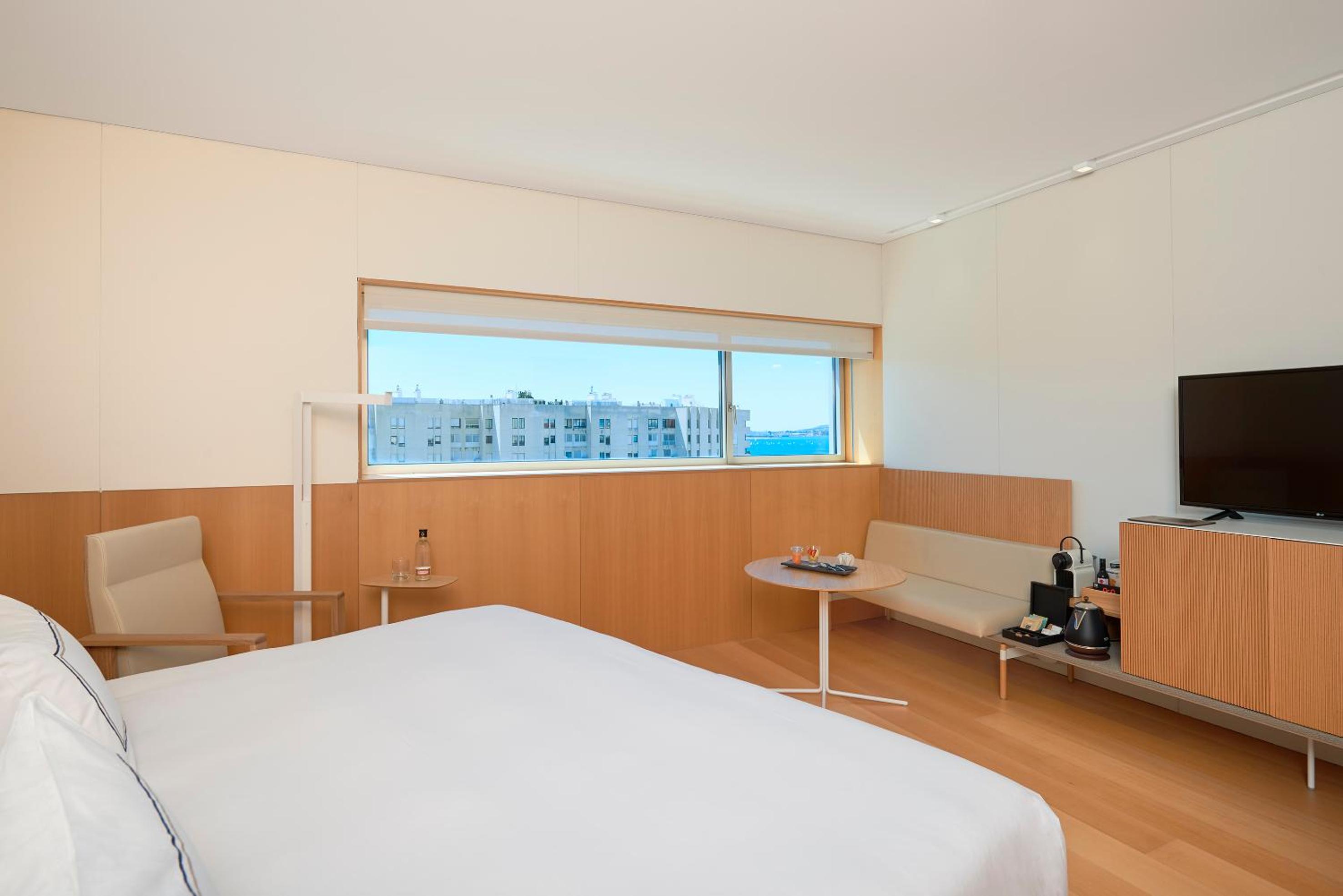 The Level, Junior Suite, King Bed, Sofa