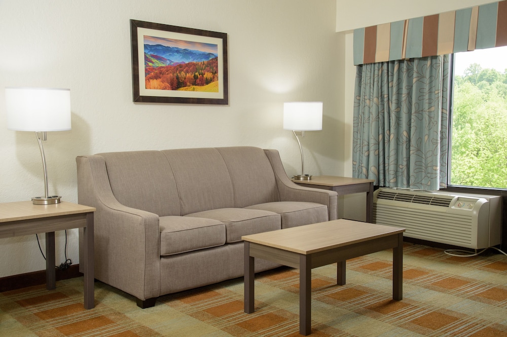 Pigeon River Inn 51/65