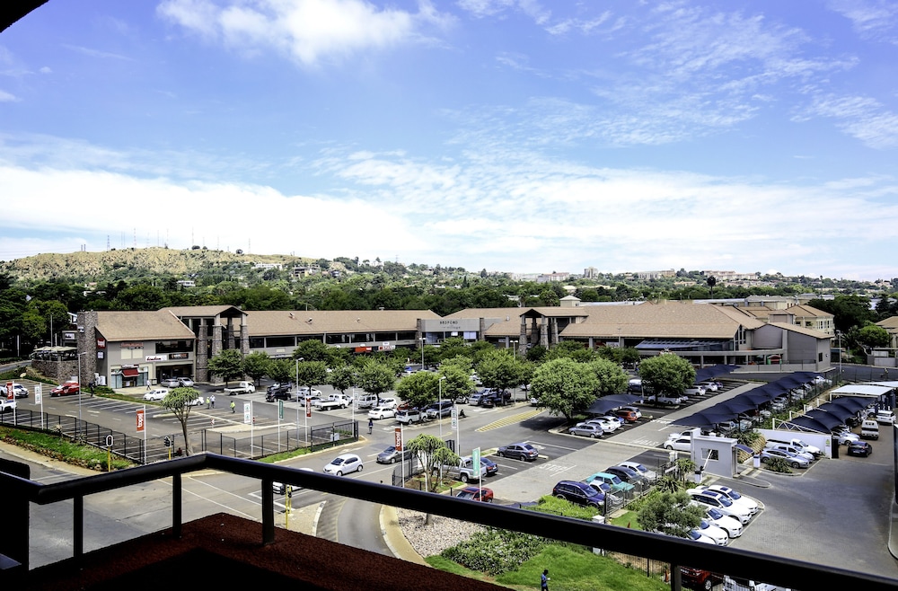 The Nicol Hotel And Apartments 50/53