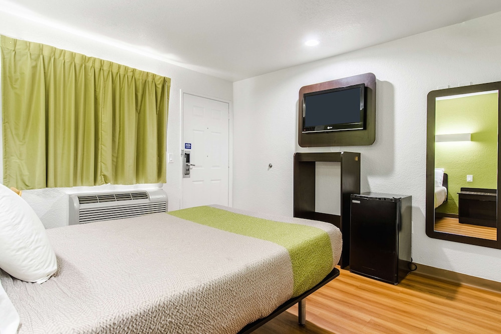 Motel6 Ontario, CA - Airport 23/61