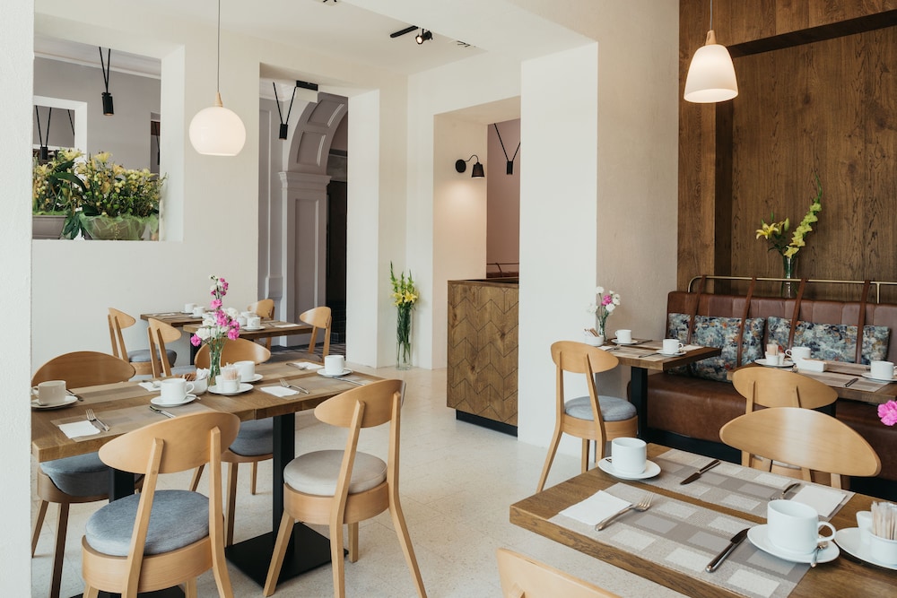 Avena By Artery Hotels 65/78
