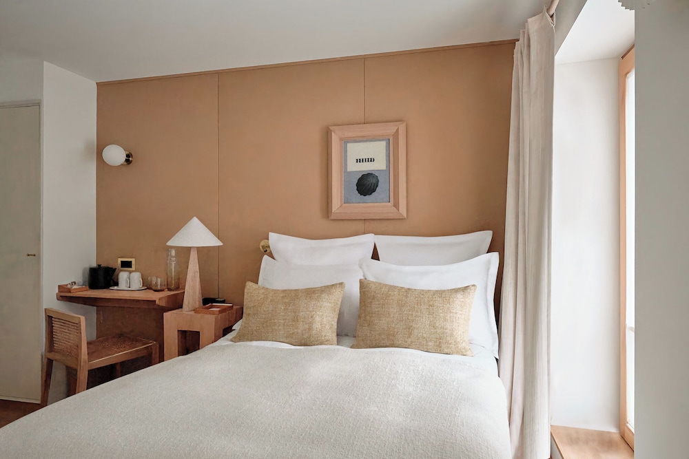 CLASSIC, DOUBLE BED