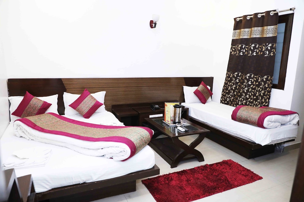 Hotel Kumar Palace 8/34