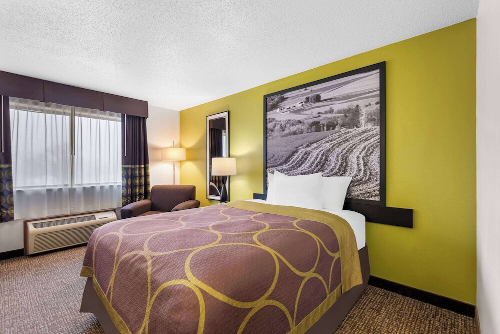 Super 8 by Wyndham Oelwein 18/47