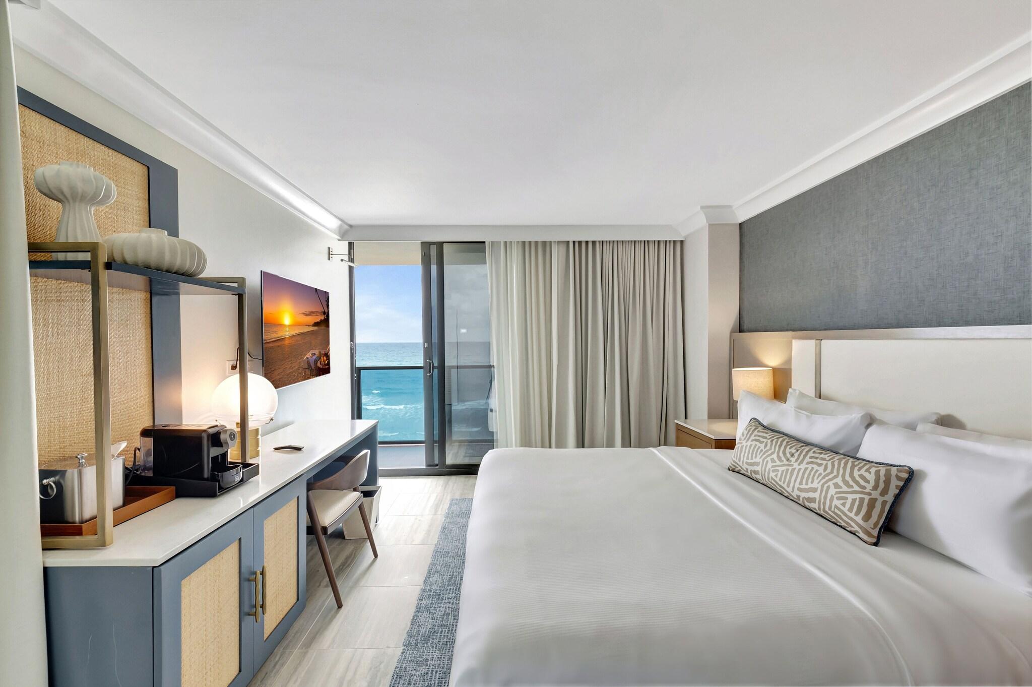 Room, King Bed, Ocean Front