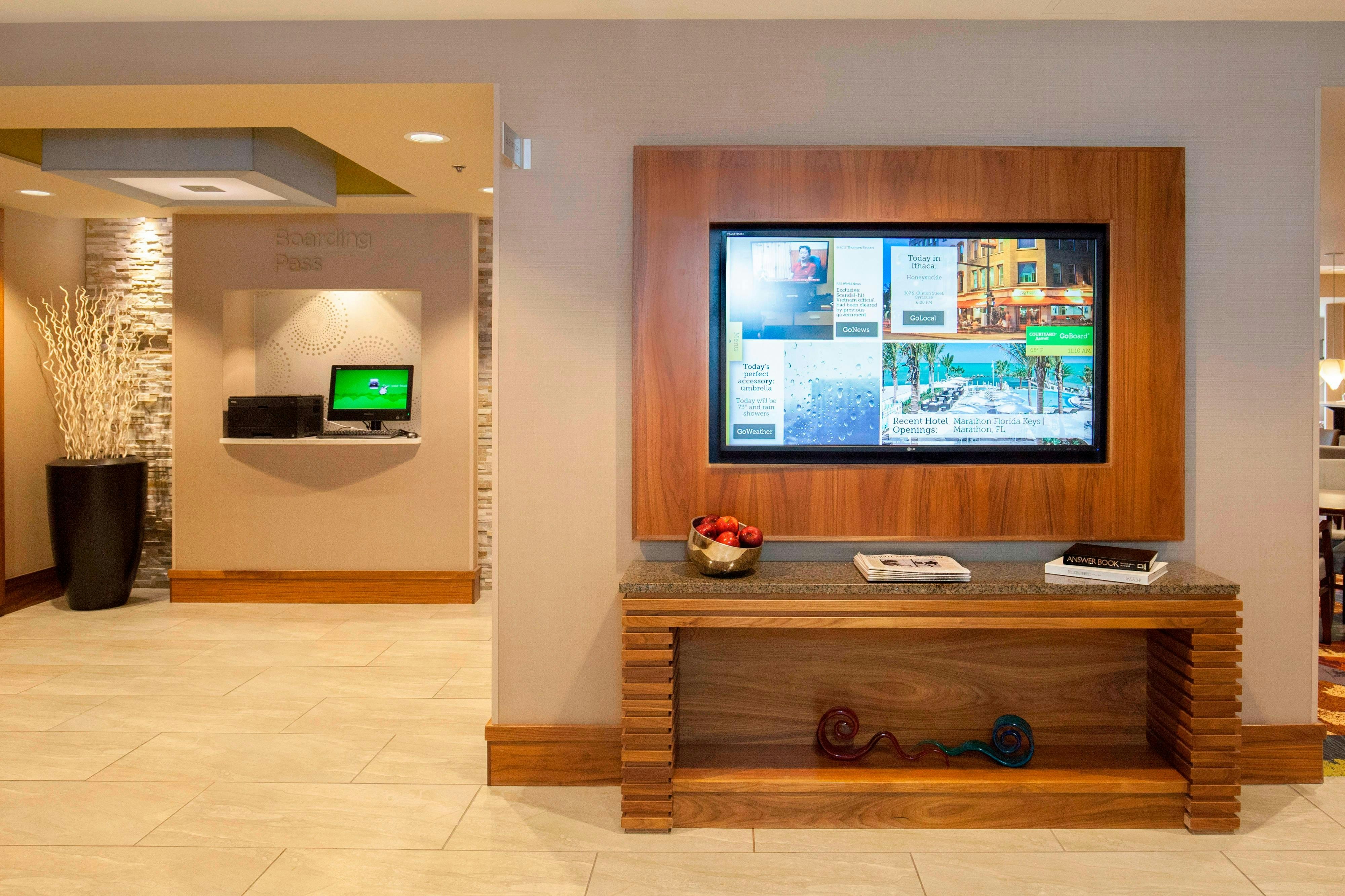 Lobby at Courtyard By Marriott Ithaca Airport/University, ITHACA - NY