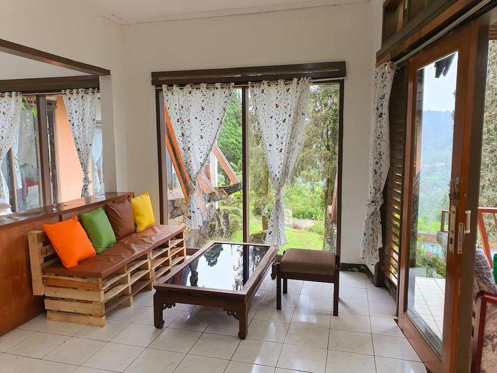 Ciwidey Jungle Villa 27/50