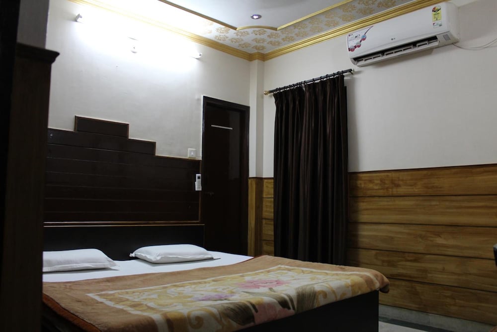 HOTEL AJAY INTERNATIONAL 16/46