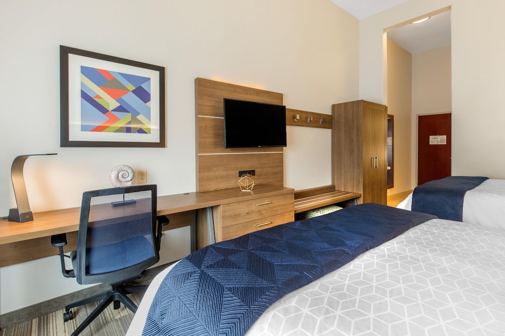 Holiday Inn Express Hotel Suites Houston Alvin 26/52