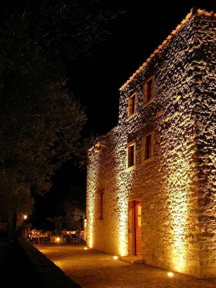 Liotrivi Historical Mansion & Boutique Hotel 65/71