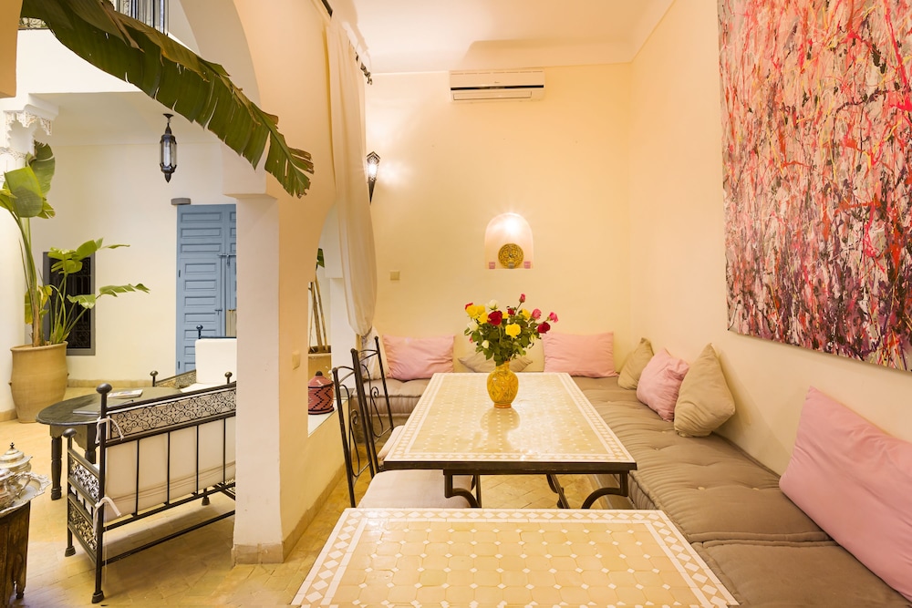 Riad Linda 24/43