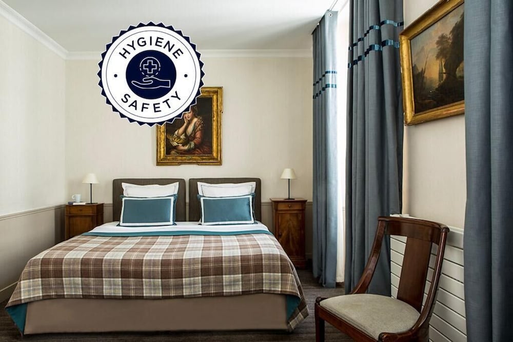 Hotel D Orsay 34/70