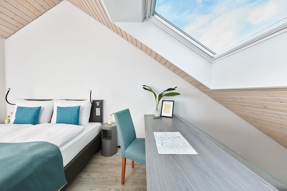 DUPLEX, BUSINESS
