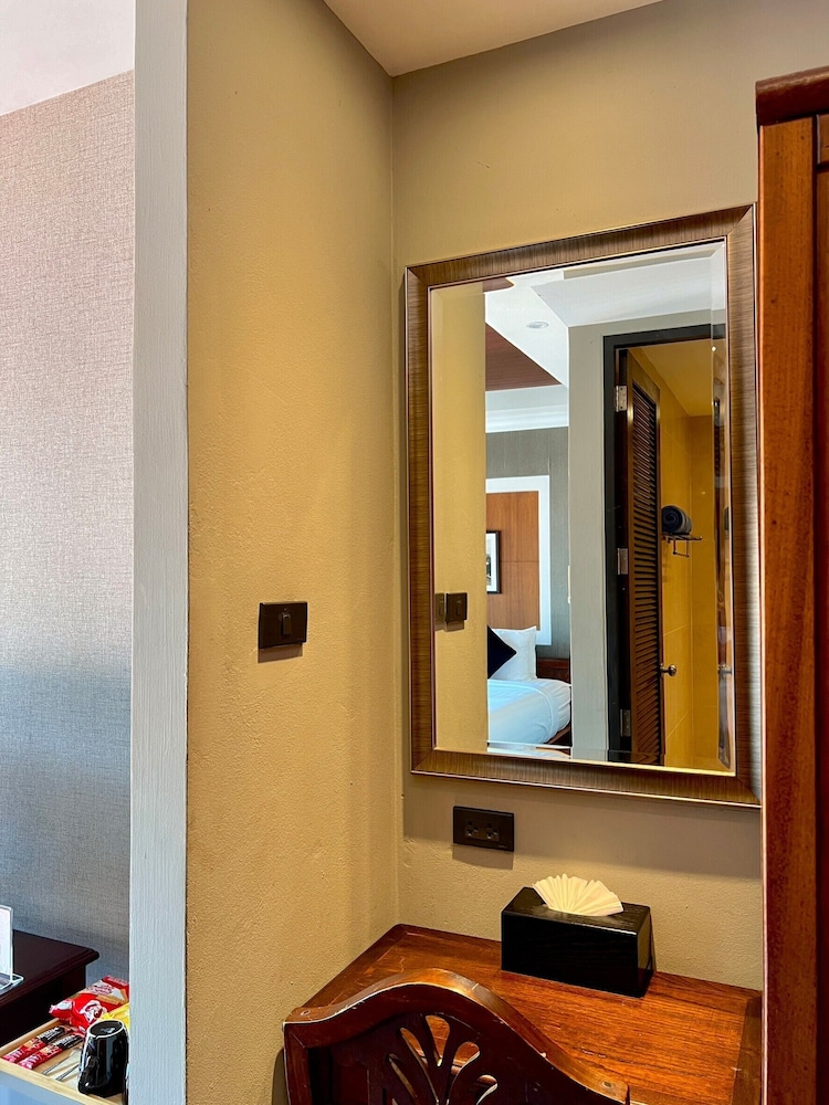 Yotaka Bangkok Hotel 48/49