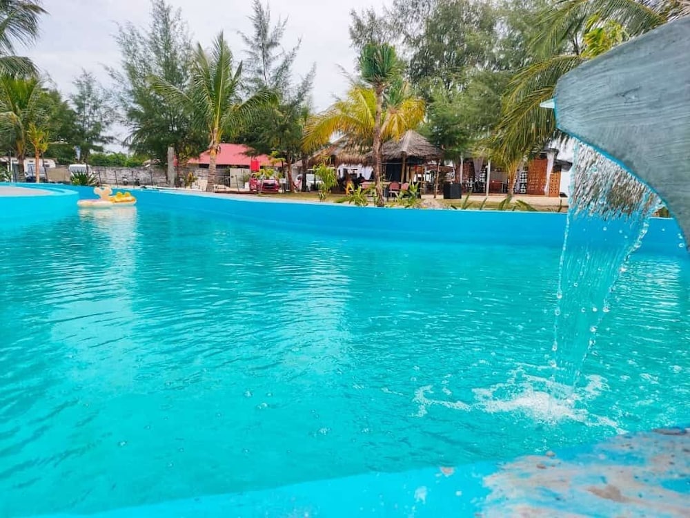 Hello Bintan Beach Cottages 47/49
