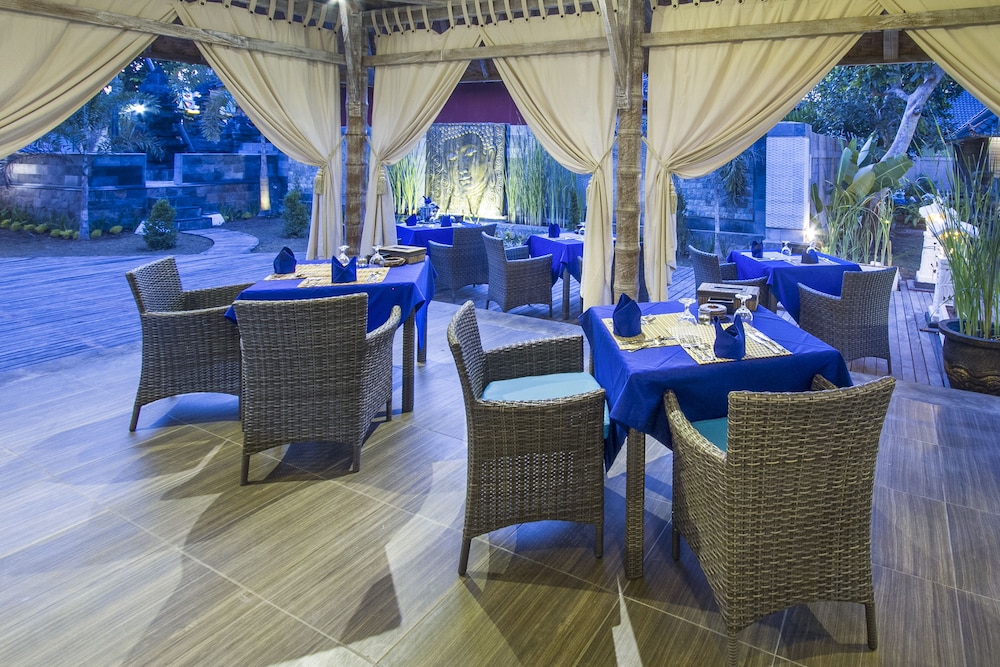 The Palm Grove 38/48