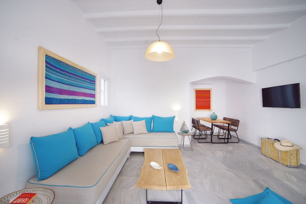 Mykonos Town Suites 24/46