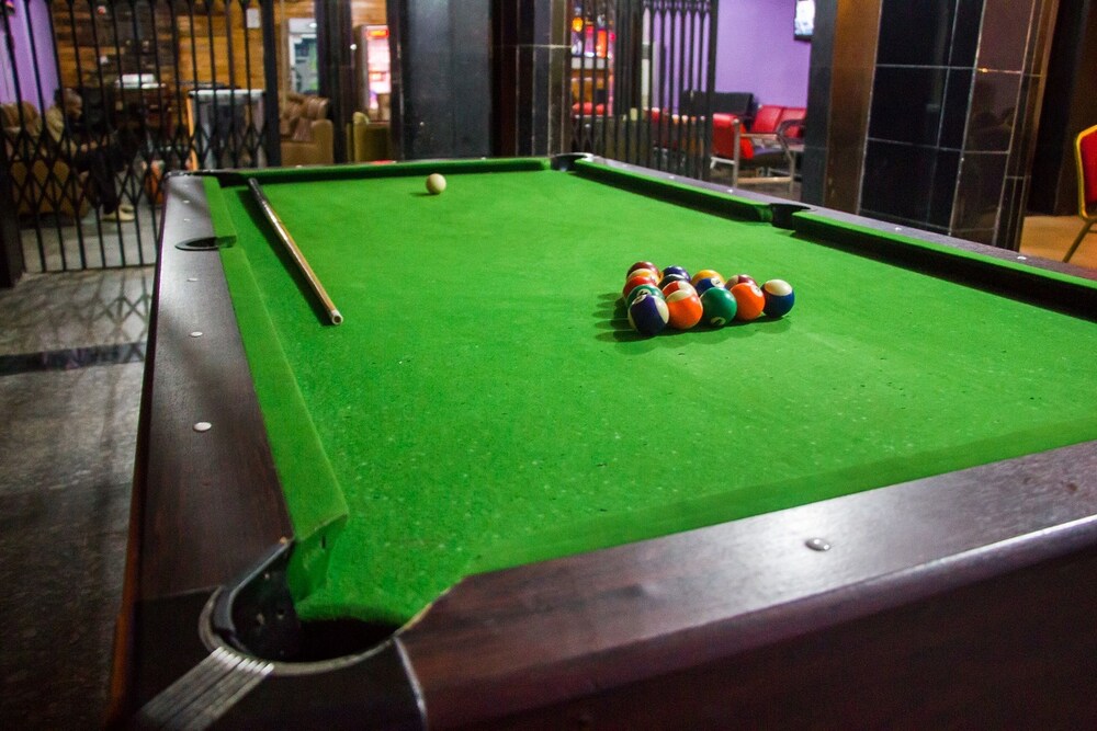 Emglo Suites 26/36