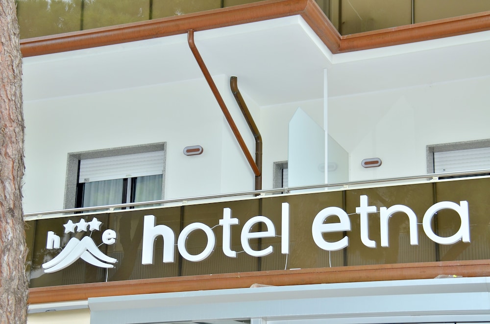 Etna Hotel 7/50