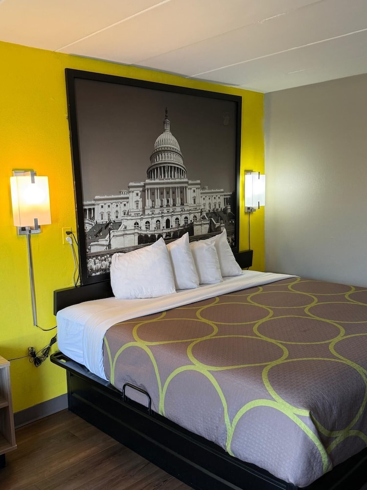 Super 8 By Wyndham Manassas 7/25
