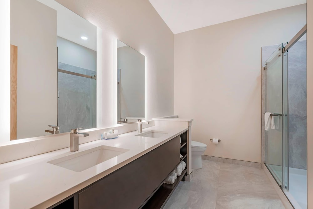 The J Hotel Dunedin Clearwater, an Ascend Collection Hotel 49/50