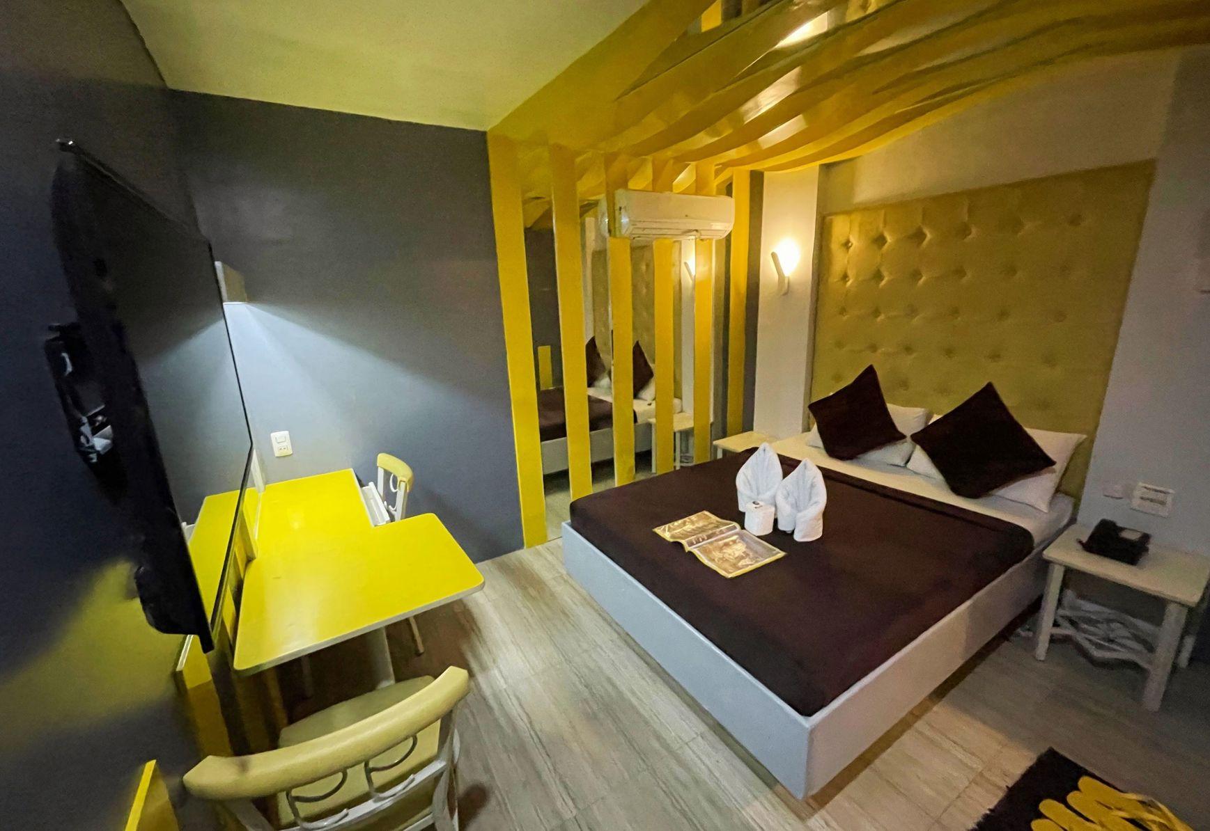 Premium, King Bed, No Window
