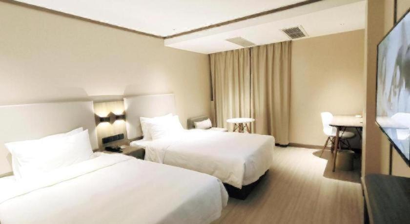 Hanting Hotel Shenzhen Baoan Xixiang Taoyuanju 30/45