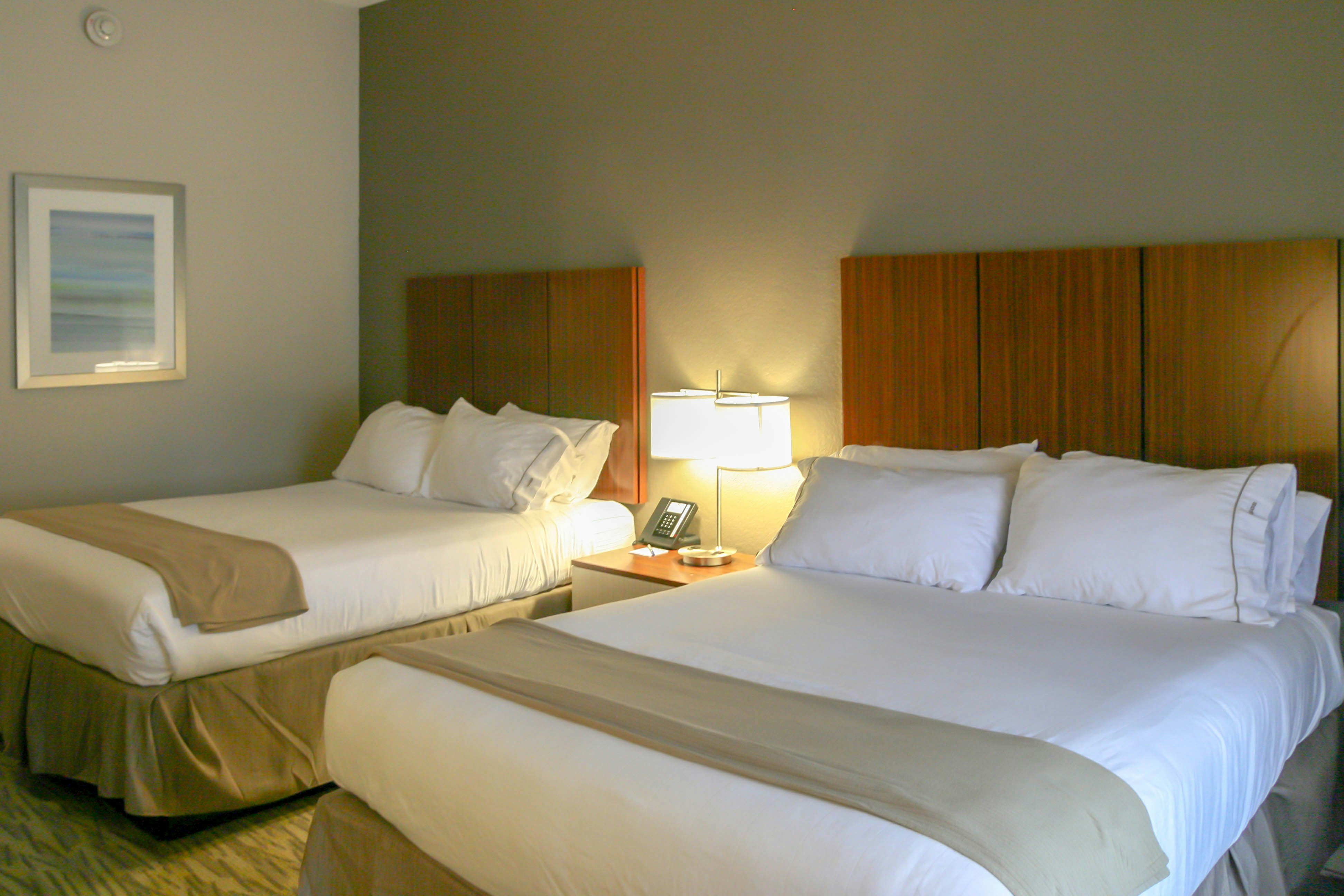 Holiday Inn Express Hotel & Suites Vicksburg 33/74