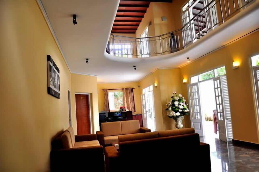 Grand 7 Hotel Thalawathugoda (ex Seven Eleven Hotel) 13/43