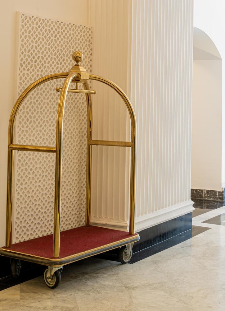 Hotel Majestic 11/54