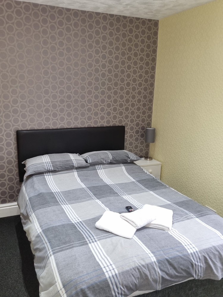 Trentham Private Hotel 32/50