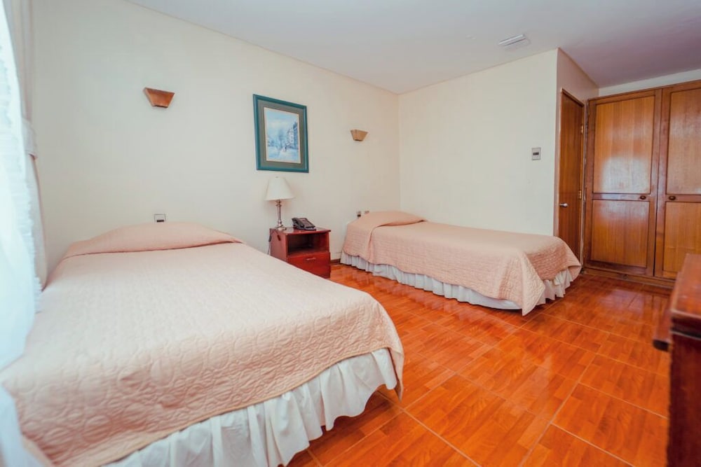 Standard, Twin Beds