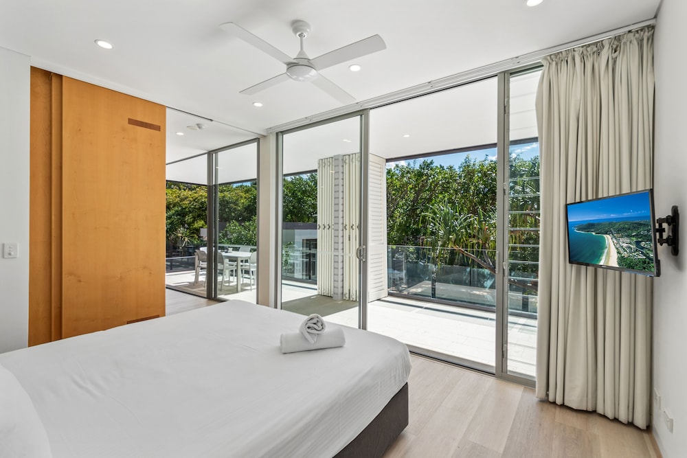 2 BEDROOMS, PENTHOUSE, POOL VIEW