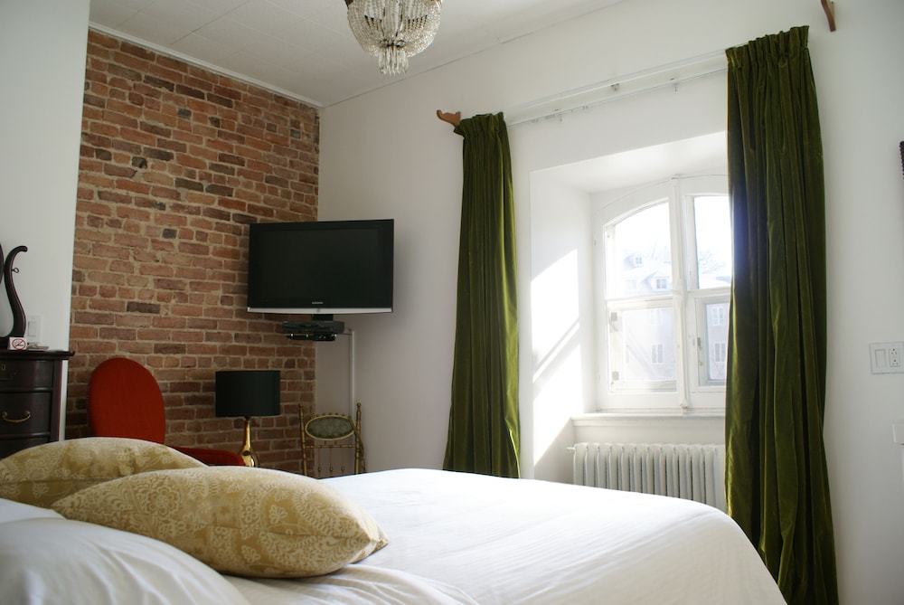 Hotel Marie-Rollet 18/50