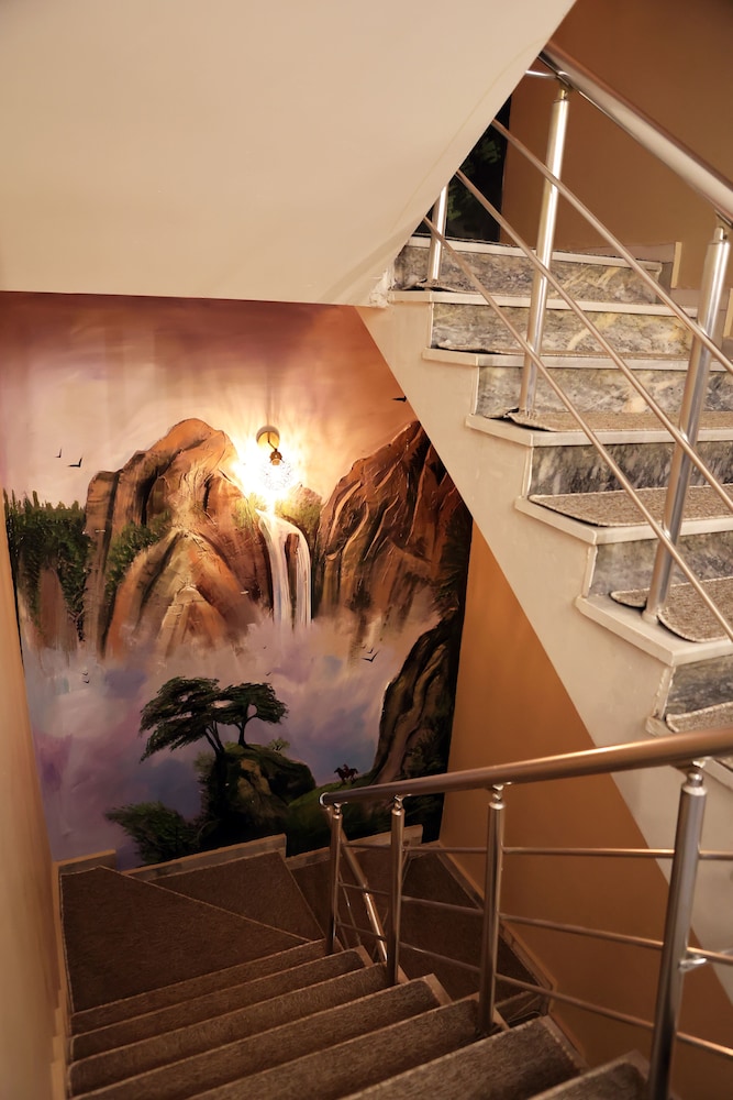 Sar-Per Suites & Hotel 21/31