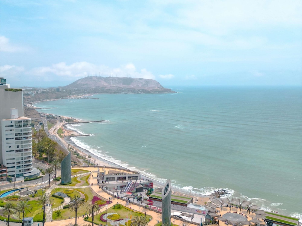 Pullman Lima Miraflores 65/69